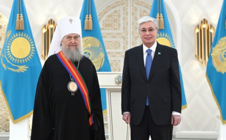 Президент наградил митрополита Астанайского и Казахстанского Александра орденом «Достық» I степени