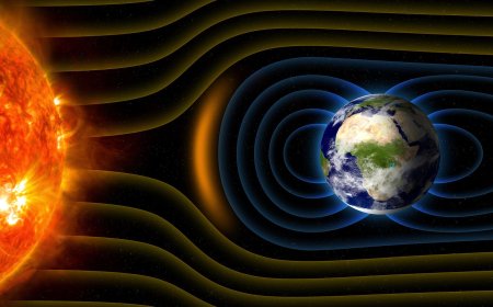 Мощный солнечный ветер накроет Землю: ожидаются магнитные бури и полярные сияния