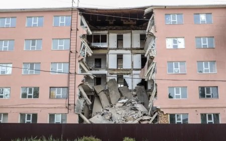 Атырауда университеттің жатақханасы опырылып құлап түсті