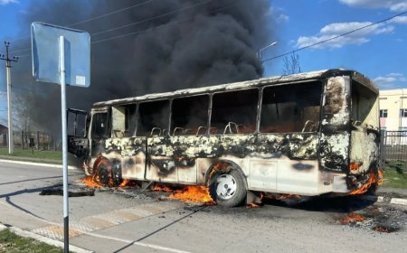 Жарақаттанғандар бар: Ақсайда мектеп автобусы түгі қалмай жанып кетті