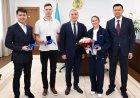 Алматы әкімдігі даудан кейін Олимпиада жүлдегерлеріне пәтер кілтін табыс етті