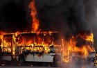 Мектеп автобусы жарылып, оқушылар тірідей жанып кетті