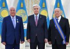 Токаев вручил высокие государственные награды