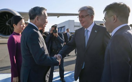 Тоқаев Вьетнам басшысымен кездесу барысында қазақтың тұңғыш генералы Жансен Кереевтің ерлігі туралы айтты