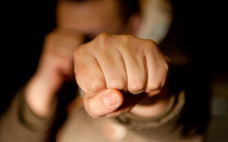 Таразда мәслихат депутаты соққыға жығылды