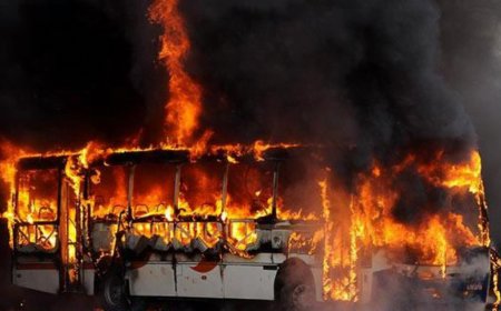 Мектеп автобусы жарылып, оқушылар тірідей жанып кетті