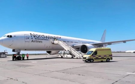 Пассажир умер на борту самолёта, экстренно севшего в Актобе