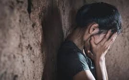 «Құрбысы ес-түссіз қызымды жігіттердің ортасына тастап кеткен»: Қызын 5 жігіт зорлаған әке әділдік іздейді