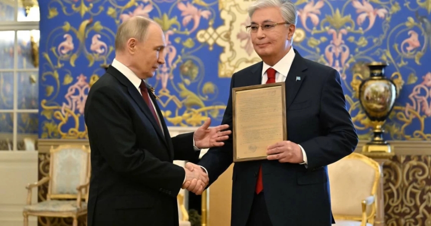 Кеңес Одағының Батыры: Путин Тоқаевқа марапат тапсырды