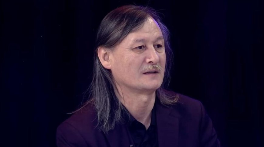 «Көріпкел айтты»: Ұлықпан Жолдасов ұзын шашына қатысты құпияны ашты (ВИДЕО)