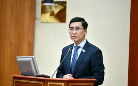 «Компаниялар халыққа қажет дәрілер емес, пайда әкелетін қымбат преператтар әкелуге мүдделі» - Асхат Аймағамбетов