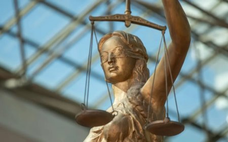 В Жетысуской области наказали родственницу осуждённого за поведение в суде