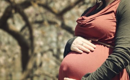 «Жазадан босатылсын!»: Қамаудағы Жансұлу Дархамбаева сәбилі болды