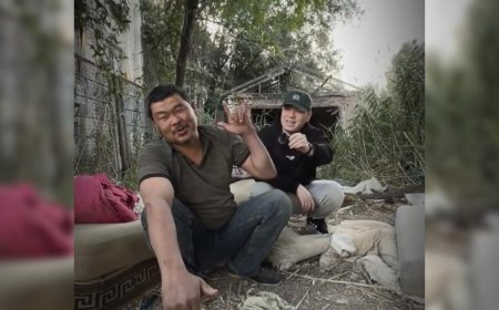 «Қайран парталасым-ай, не болып кеткенсің?»: «Қызыл раушан» әнінің авторы қоқыс аралап жүр