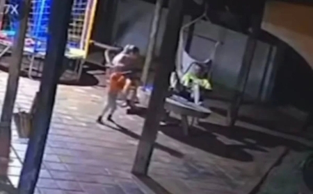 2 жасар бала әкесінің тапаншасымен ойнап отырып, анасын атып өлтірді