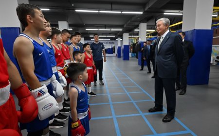 Тоқаев Бекзат Саттарханов атындағы спорт кешенін аралады