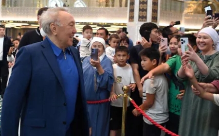 Нұрсұлтан Назарбаев елордадағы бас мешітке барды