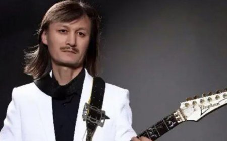 «Әнін тыңдасам, құлаққабымды лақтырып жіберемін»: Ұлықпан Жолдасов әнші Sadraddin-ге шүйлікті
