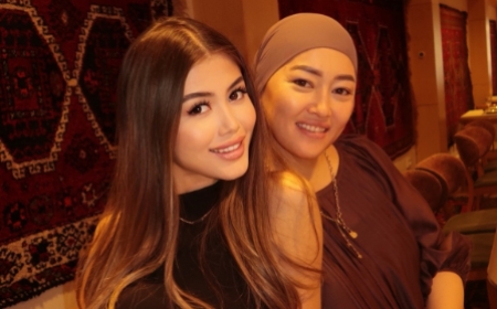 «Алладан үлкен емеспіз»: Наркенже Серікбаеваның қызы анасын сынап жатқандарға жауап берді