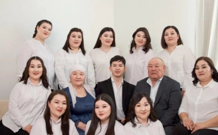 Маңғыстауда бір үйдің 10 қызы әкесіне пәтер сыйлады