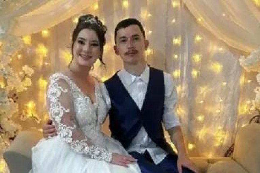 Пенис кеңейткіш катетері бар гей пенисі