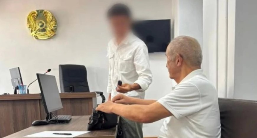 «Ақша мен көлік ұсынған»: Мұқағали Мақатаевтың ұлы әкесін «сорлыға» теңеген блогерді кешірді