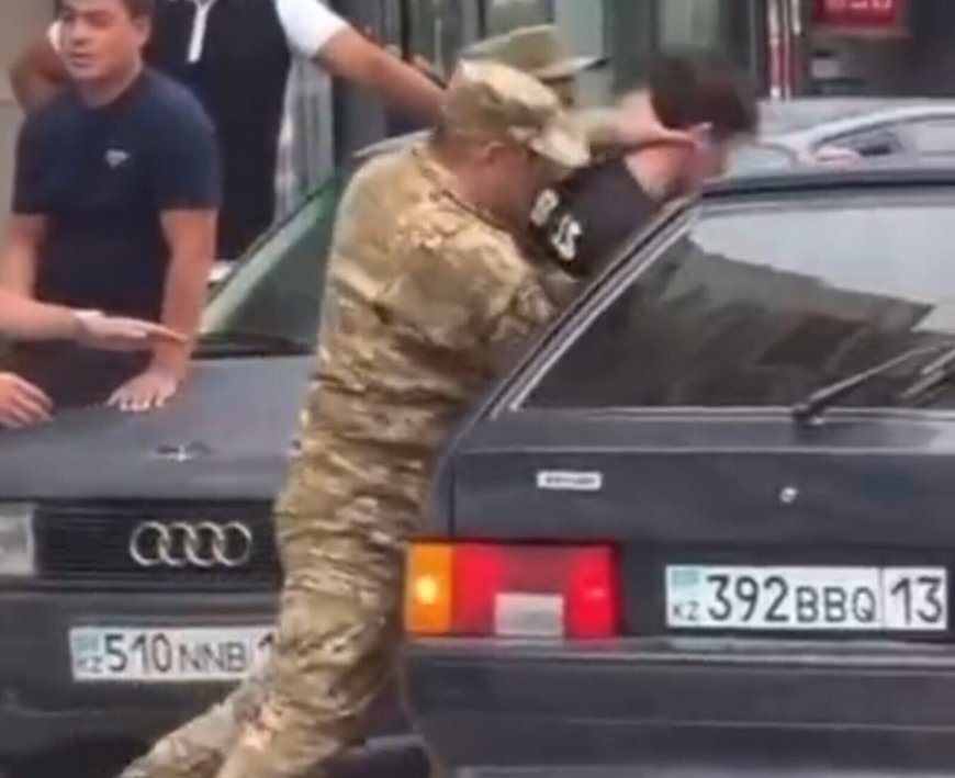 «Көшеден тиеп әкету болмайды»: Қазақстанда әскерге шақыру тәртібі өзгеретін болды