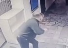 Қызметкерлерін рогаткамен атқан полиция басшысы қызметінен қуылды