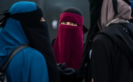 Елімізде қоғамдық орындарда бет-әлпетті жасыратын киім киюге тыйым салынды