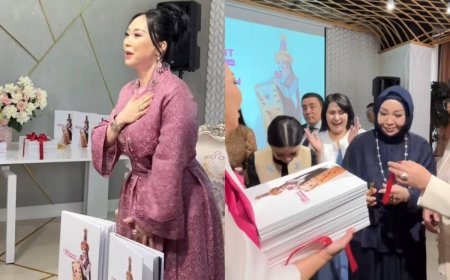 «Қазақ руханиятына қосқан титтей үлесім»: Қарақат Әбілдина кітап шығарғанын айтты