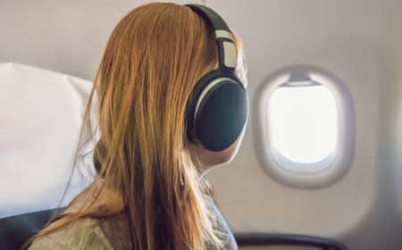 Air Astana арзан билет алған жолаушыларға кино көруге тыйым салған