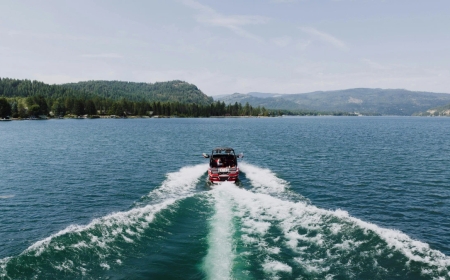 Алакөлде әйелді қайық қағып өлтірді: министрлік түсініктеме берді