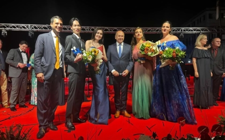 Қазақ әншісі халықаралық байқаудың абсолютті жеңімпазы атанды