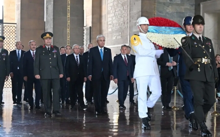 Қасым-Жомарт Тоқаев Мұстафа Кемал Ататүріктің кесенесін зиярат етті