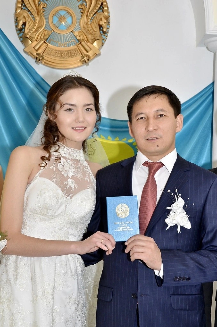 Әйеліне 10 жыл қысым көрсетті деген Сәкен Мамаш 6 жылға сотталды