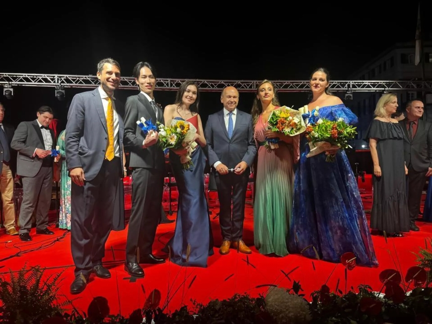 Қазақ әншісі халықаралық байқаудың абсолютті жеңімпазы атанды