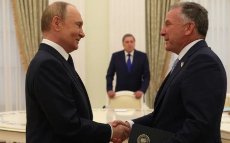 Путин АҚШ президентінің арнайы өкілін Кремльде қабылдады