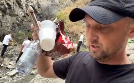 Танымал блогер Зубарев Алматыда қалған қоқыс үшін жұртты сынға алды