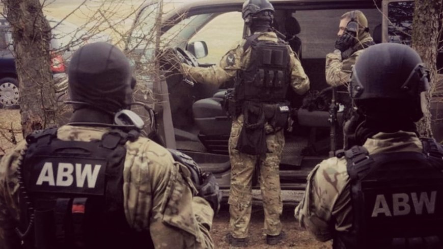 «Тыңшы қазақ»: Польшада Қазақстанның Украинадағы елшілігінің қызметкері қамауға алынды