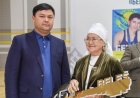 Белгілі кәсіпкер Бекзат Саттархановтың анасына пәтер сыйлады