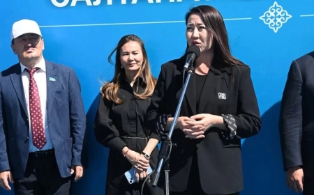 «Пиджагы 2,4 миллион, шалбары 1 миллион теңге»: «Қазақстан халқына» қоры төрайымының қымбат киімі ата-аналардың ашуын туғызды