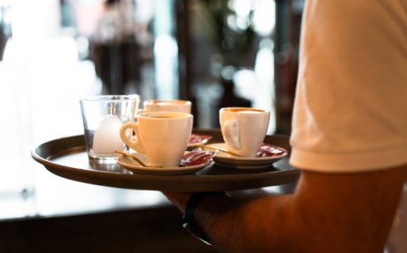 Қарағандыда даяшы 4 жастағы қыздың үстіне бір шәйнек ыстық суды төгіп алған