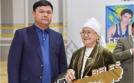 Белгілі кәсіпкер Бекзат Саттархановтың анасына пәтер сыйлады