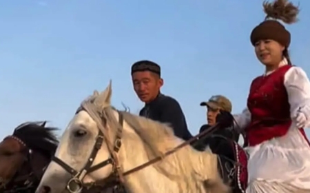 Астананы көру үшін Қытайдан атпен шыққан жұбайлар Қазақстанға жетті