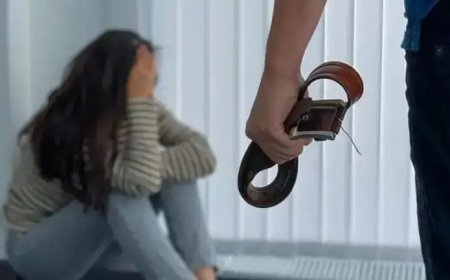 Ақтөбеде қала әкімі көңілдесін соққыға жыққаны үшін сотты болып жатыр