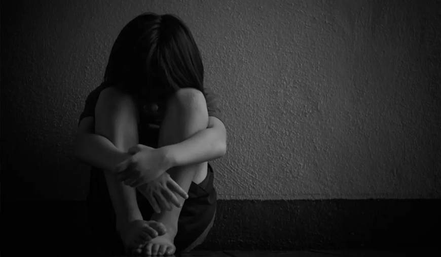 Жамбылда 6 жастағы туған қызын зорлаған әке өмір бойына сотталды
