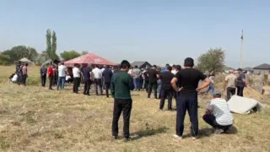 Талғардағы қанды оқиға: үш баланың әкесі жер қойнына тапсырылды