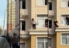 Жас қызды аман алып қалған астаналық құтқарушыларға дүйім жұрт қол соқты (ВИДЕО)