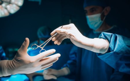 «Нейрохируг мас болған»: Арқалықта науқас операция үстелінде көз жұмды