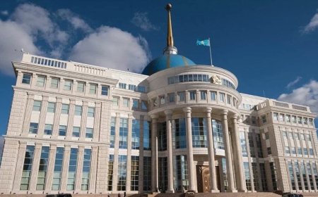 Мемлекет басшысы Қазақстан халқын Республика күнімен құттықтады